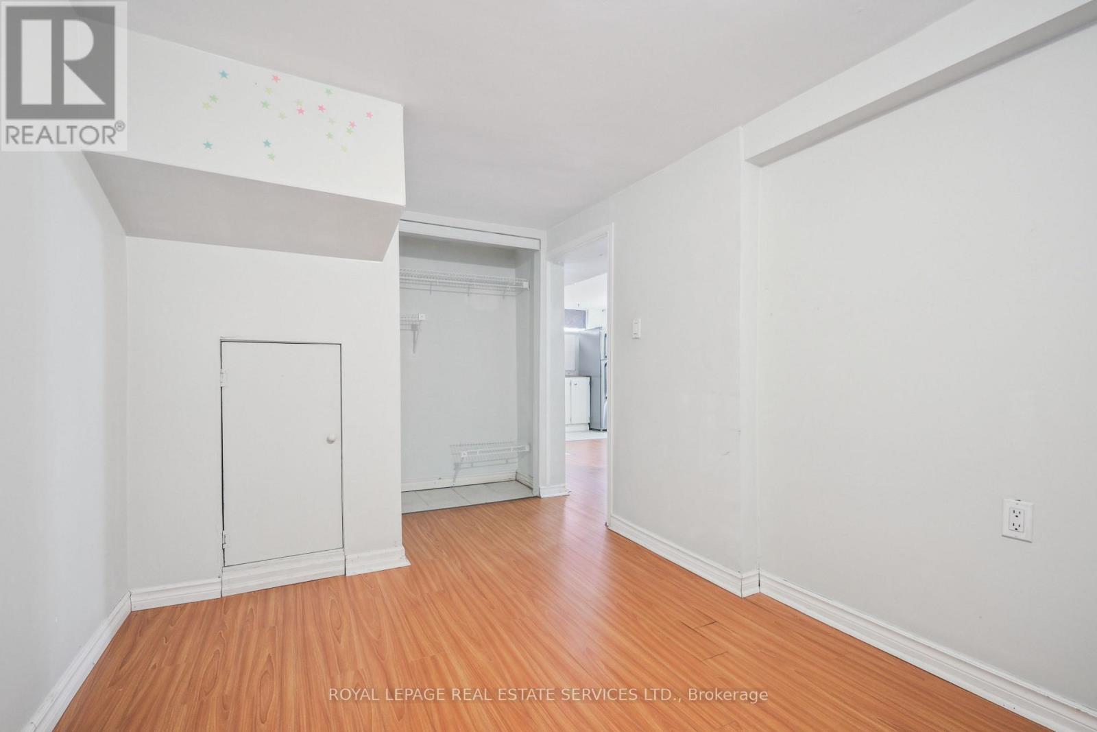 












256 ZELDA CRESCENT

,
Richmond Hill,




Ontario
L4C2Y5

