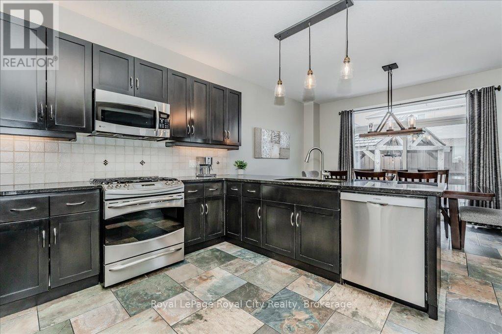 












24 POPHAM DRIVE

,
Guelph (Grange Road),




Ontario
N1E0B8

