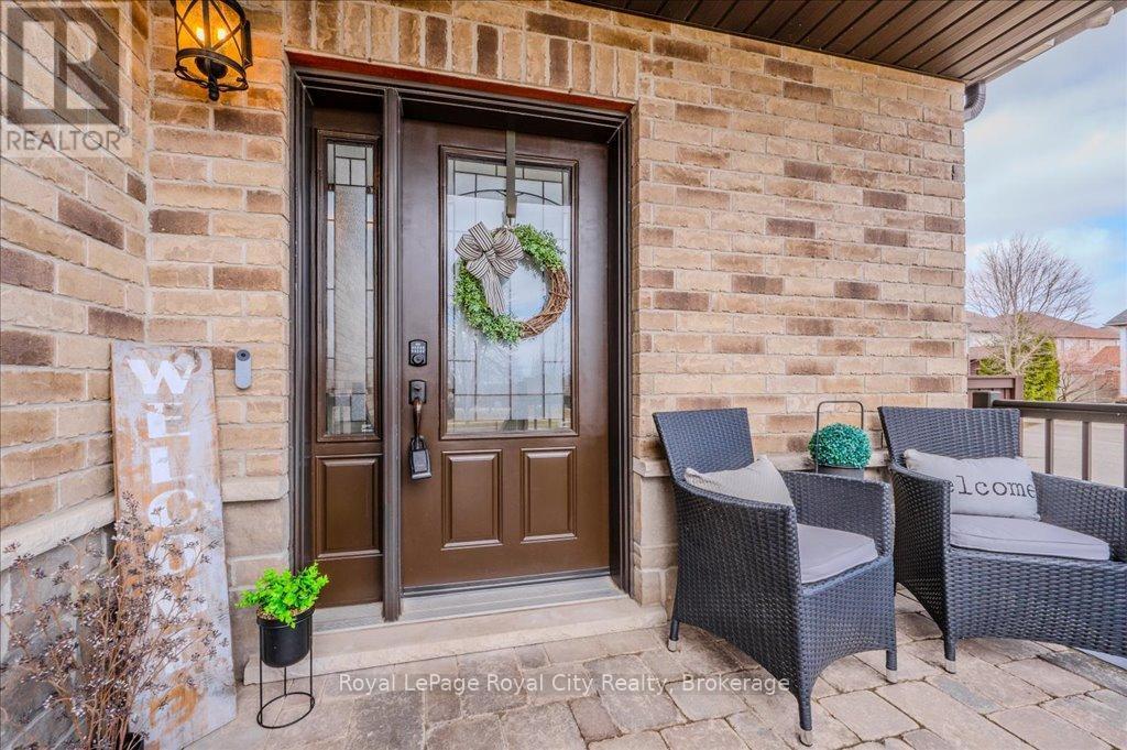 












24 POPHAM DRIVE

,
Guelph (Grange Road),




Ontario
N1E0B8

