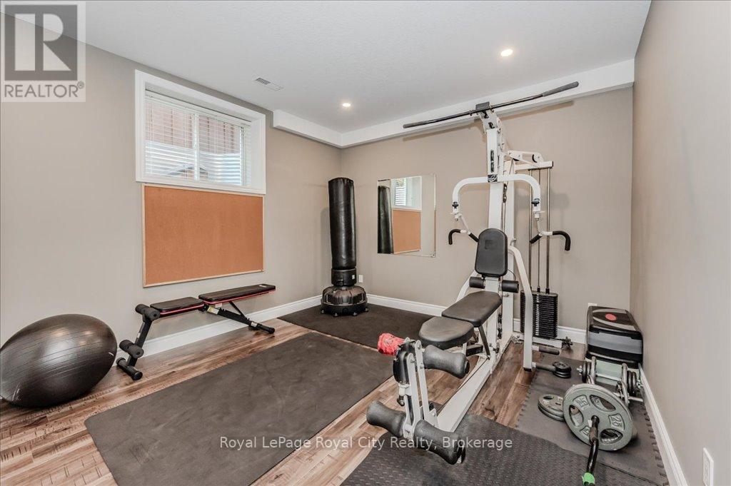 












24 POPHAM DRIVE

,
Guelph (Grange Road),




Ontario
N1E0B8

