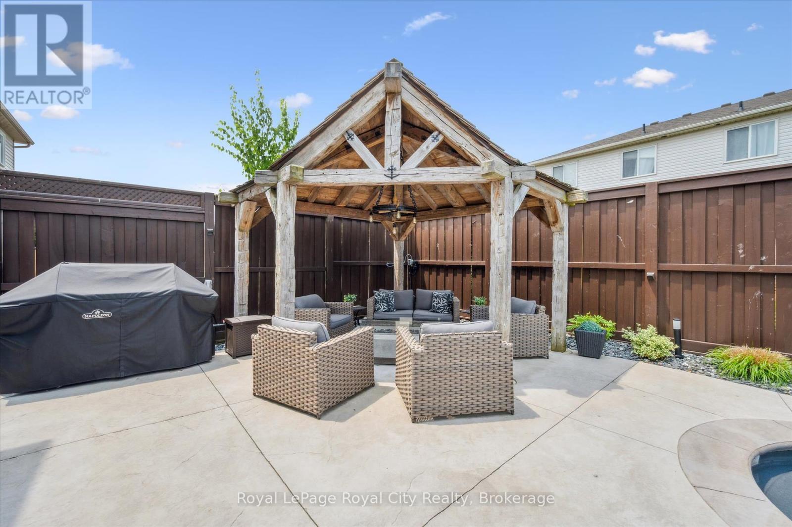 












24 POPHAM DRIVE

,
Guelph (Grange Road),




Ontario
N1E0B8


