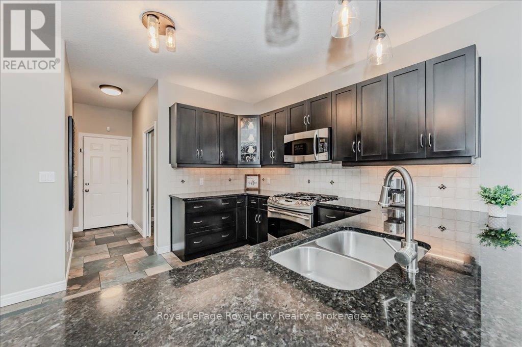 












24 POPHAM DRIVE

,
Guelph (Grange Road),




Ontario
N1E0B8

