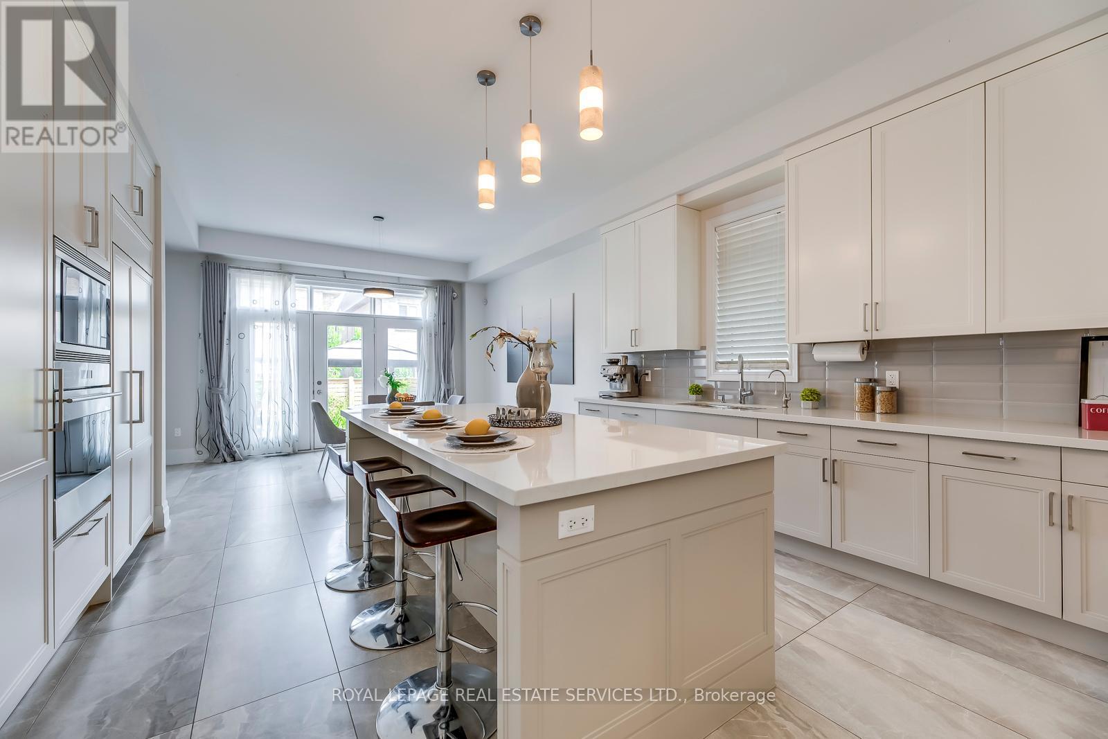 












377 TUDOR AVENUE

,
Oakville,




Ontario
L6K0G8


