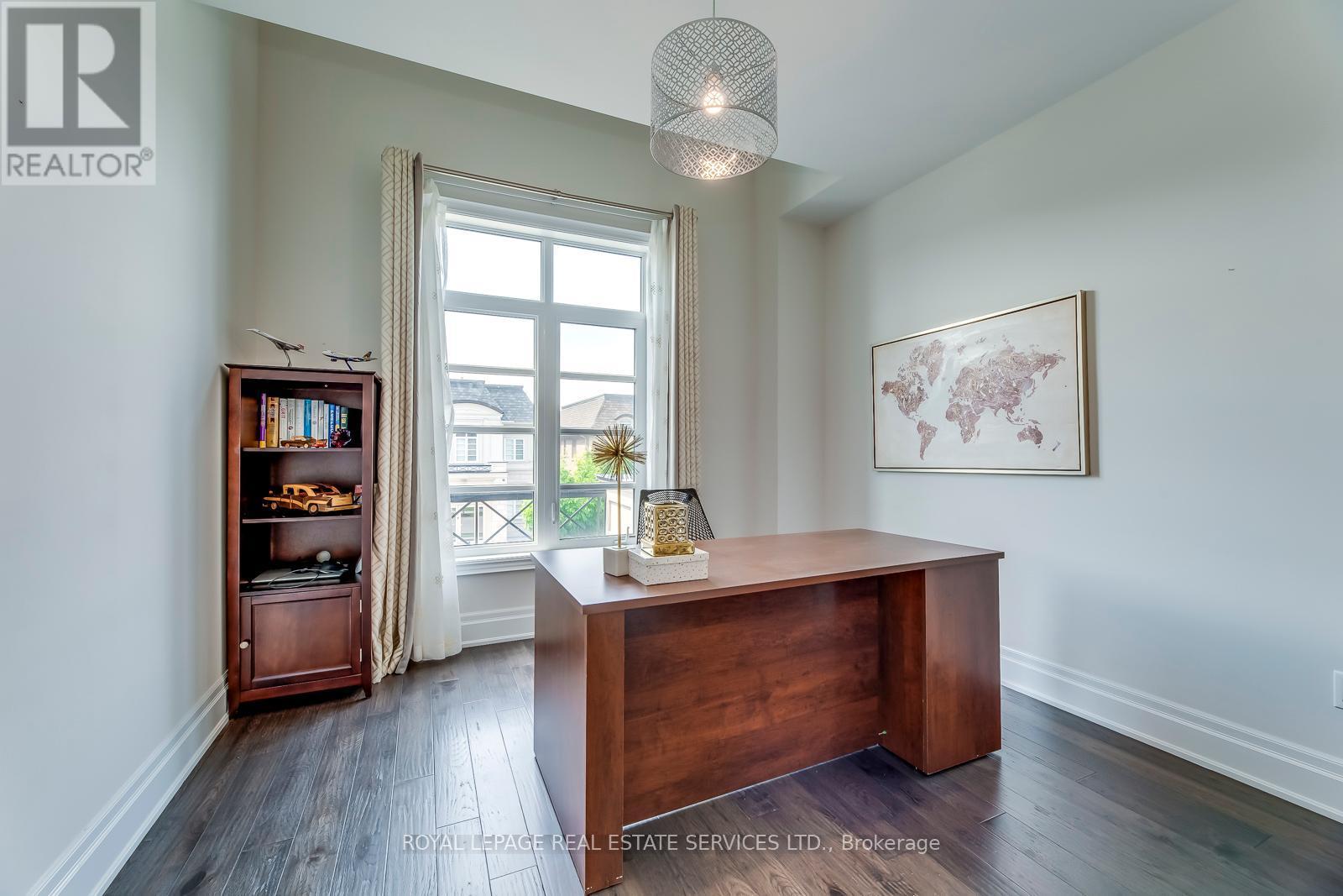 












377 TUDOR AVENUE

,
Oakville,




Ontario
L6K0G8

