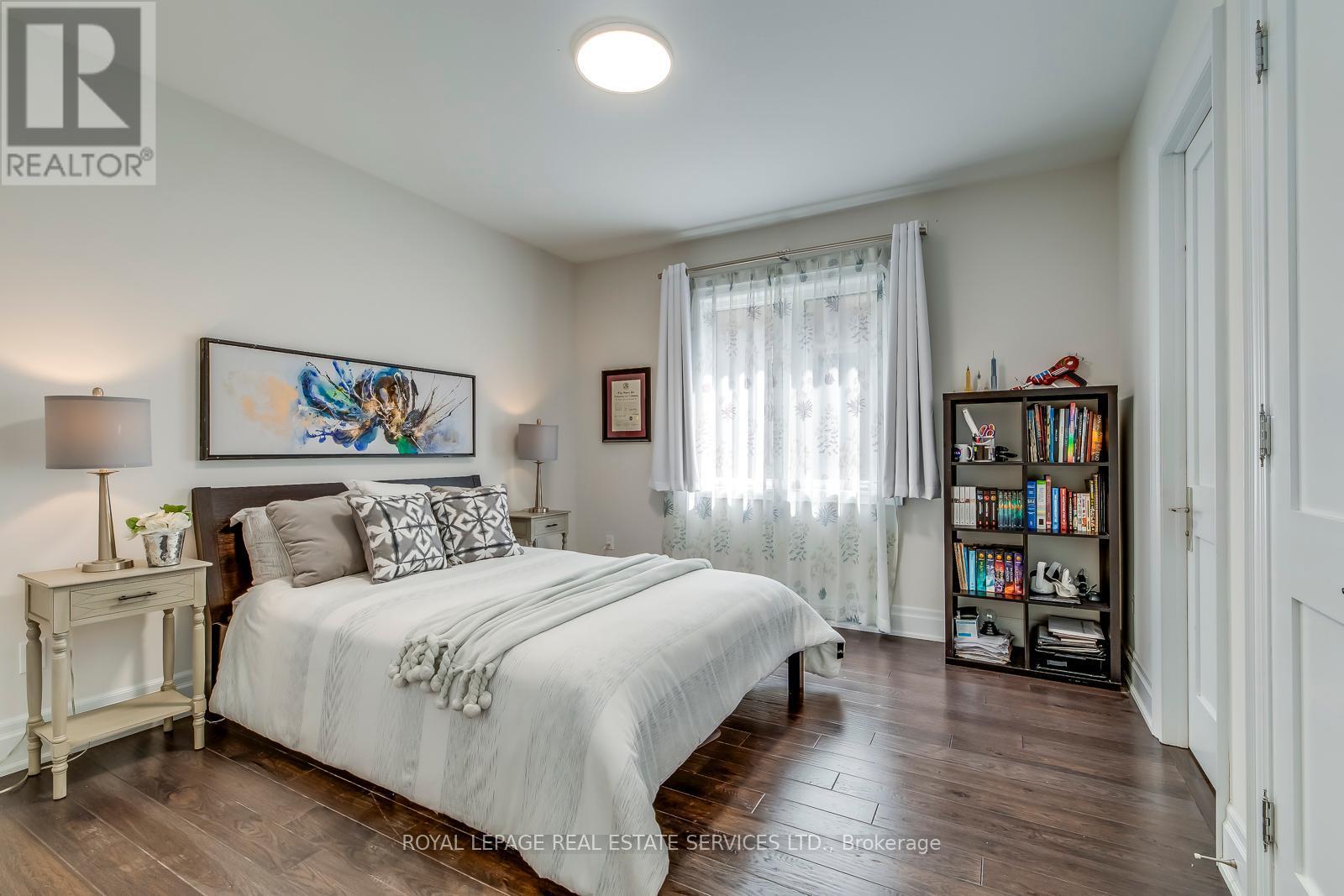 












377 TUDOR AVENUE

,
Oakville,




Ontario
L6K0G8

