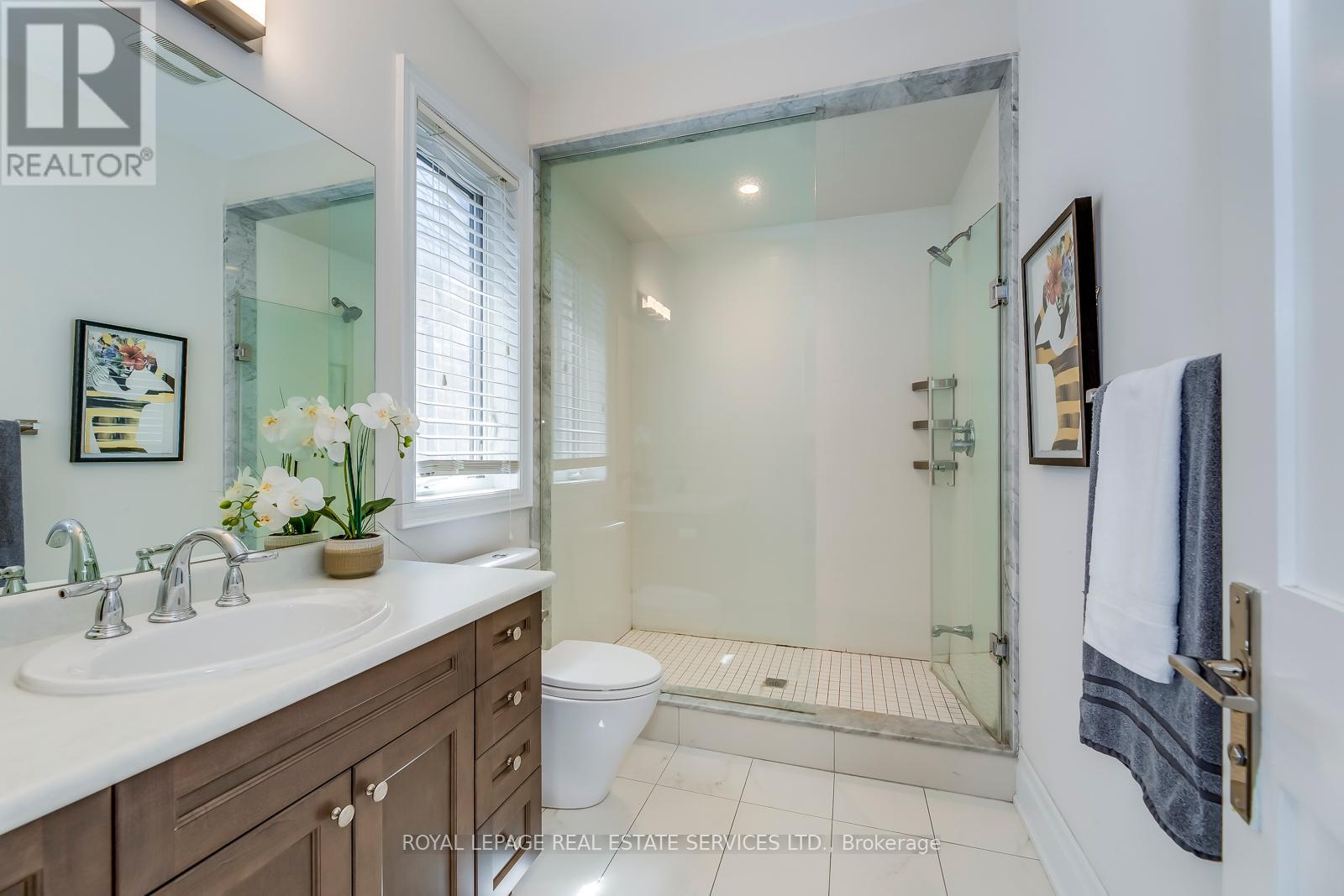 












377 TUDOR AVENUE

,
Oakville,




Ontario
L6K0G8

