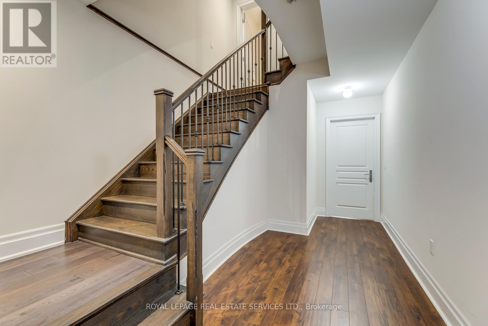 












377 TUDOR AVENUE

,
Oakville,




Ontario
L6K0G8

