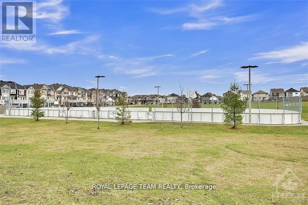 












720 LILLIAN FREIMAN PRIVATE

,
Ottawa,




Ontario
K2J7K8

