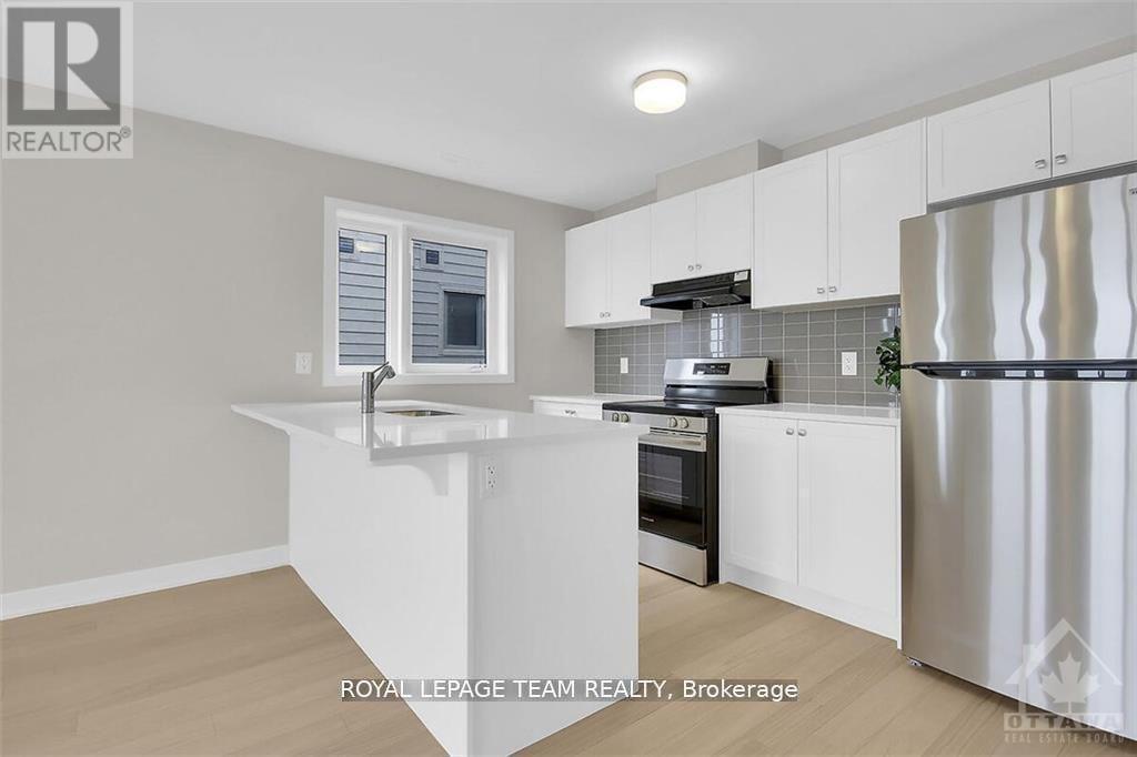 












720 LILLIAN FREIMAN PRIVATE

,
Ottawa,




Ontario
K2J7K8


