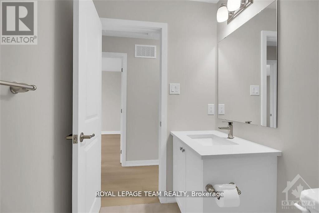 












720 LILLIAN FREIMAN PRIVATE

,
Ottawa,




Ontario
K2J7K8

