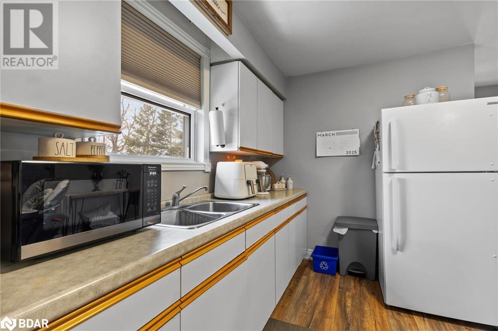 












6212 SIXTH Line

,
Belwood,







Ontario
N0B1J0

