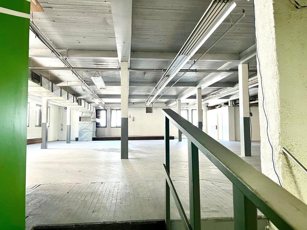 









2424


Rue des Carrières

,
Montréal (Rosemont/La Petite-Patrie),




QC
H2G1X8

