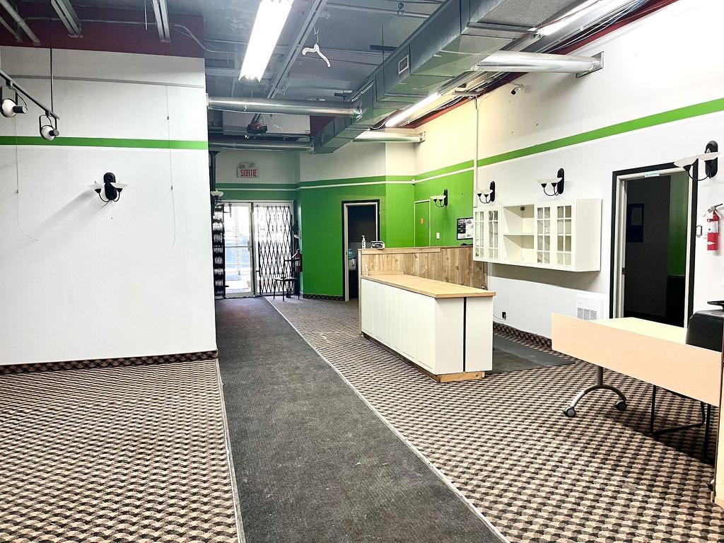 









2424


Rue des Carrières

,
Montréal (Rosemont/La Petite-Patrie),




QC
H2G1X8

