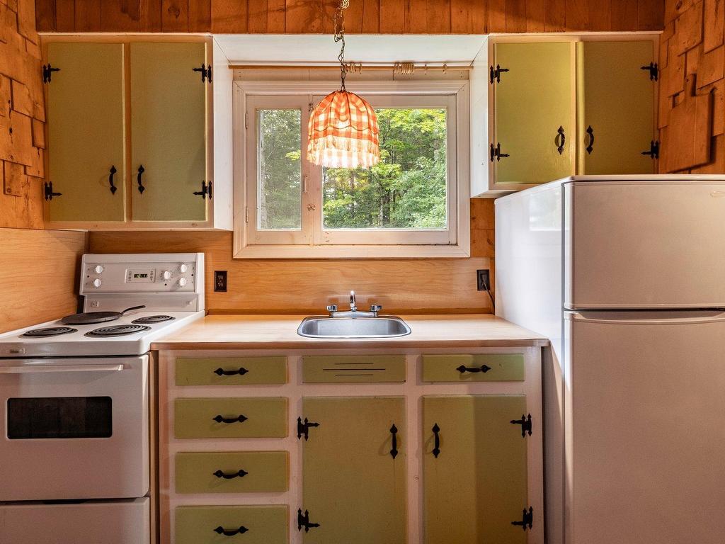 









2237


Ch. du Village

,
Saint-Adolphe-d'Howard,




QC
J0T2B0

