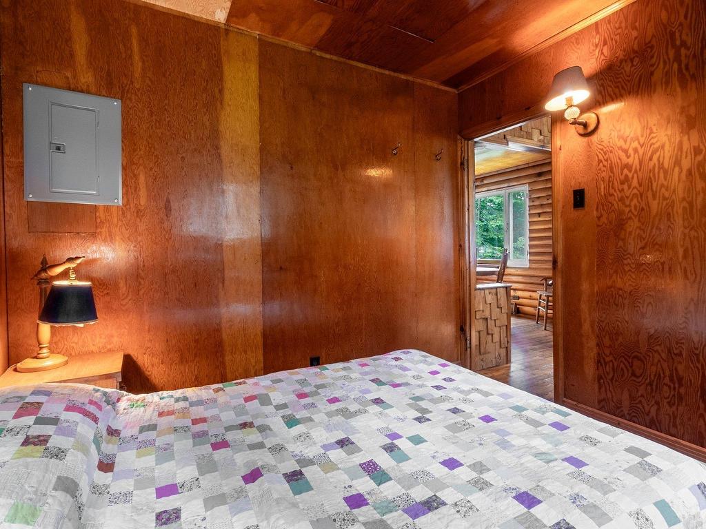 









2237


Ch. du Village

,
Saint-Adolphe-d'Howard,




QC
J0T2B0

