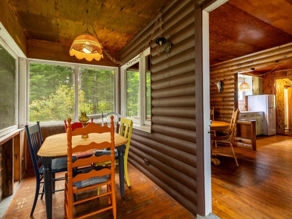 









2237


Ch. du Village

,
Saint-Adolphe-d'Howard,




QC
J0T2B0

