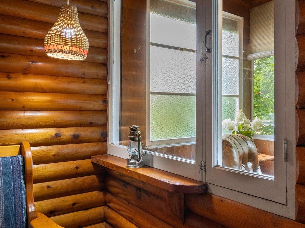 









2237


Ch. du Village

,
Saint-Adolphe-d'Howard,




QC
J0T2B0

