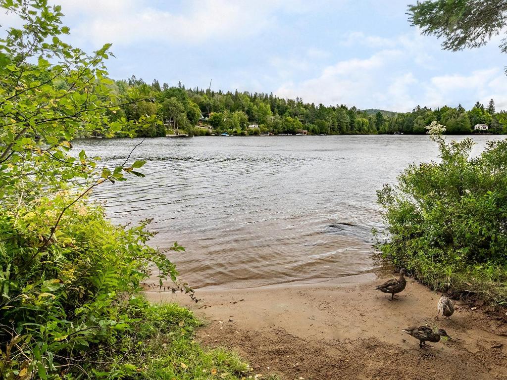 









2237


Ch. du Village

,
Saint-Adolphe-d'Howard,




QC
J0T2B0

