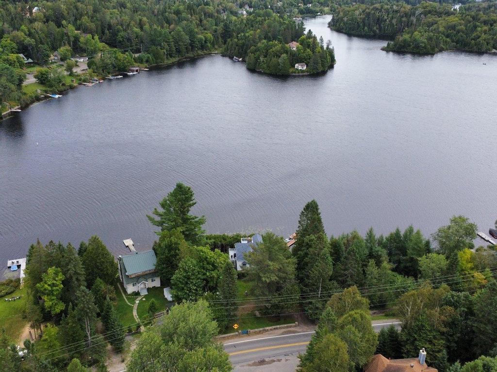 









2237


Ch. du Village

,
Saint-Adolphe-d'Howard,




QC
J0T2B0

