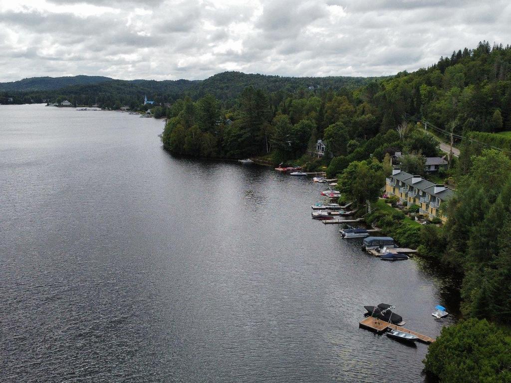 









2237


Ch. du Village

,
Saint-Adolphe-d'Howard,




QC
J0T2B0

