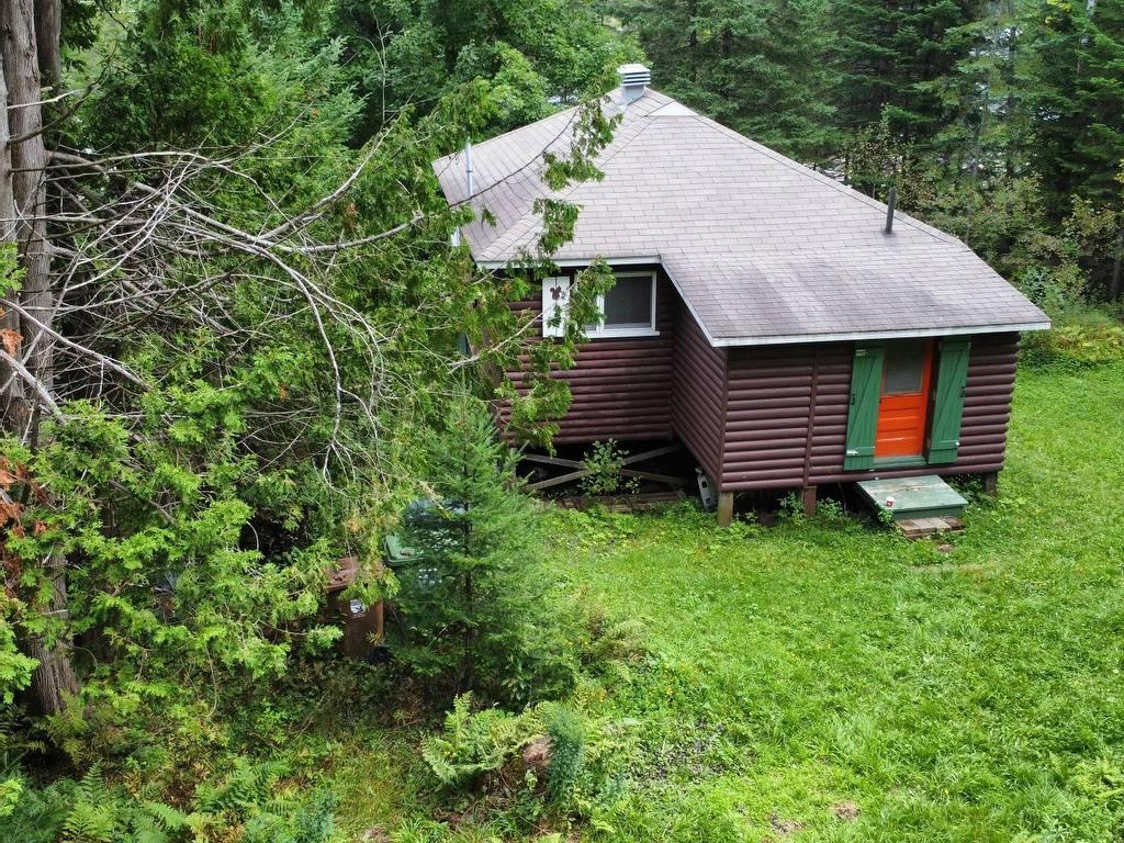 









2237


Ch. du Village

,
Saint-Adolphe-d'Howard,




QC
J0T2B0

