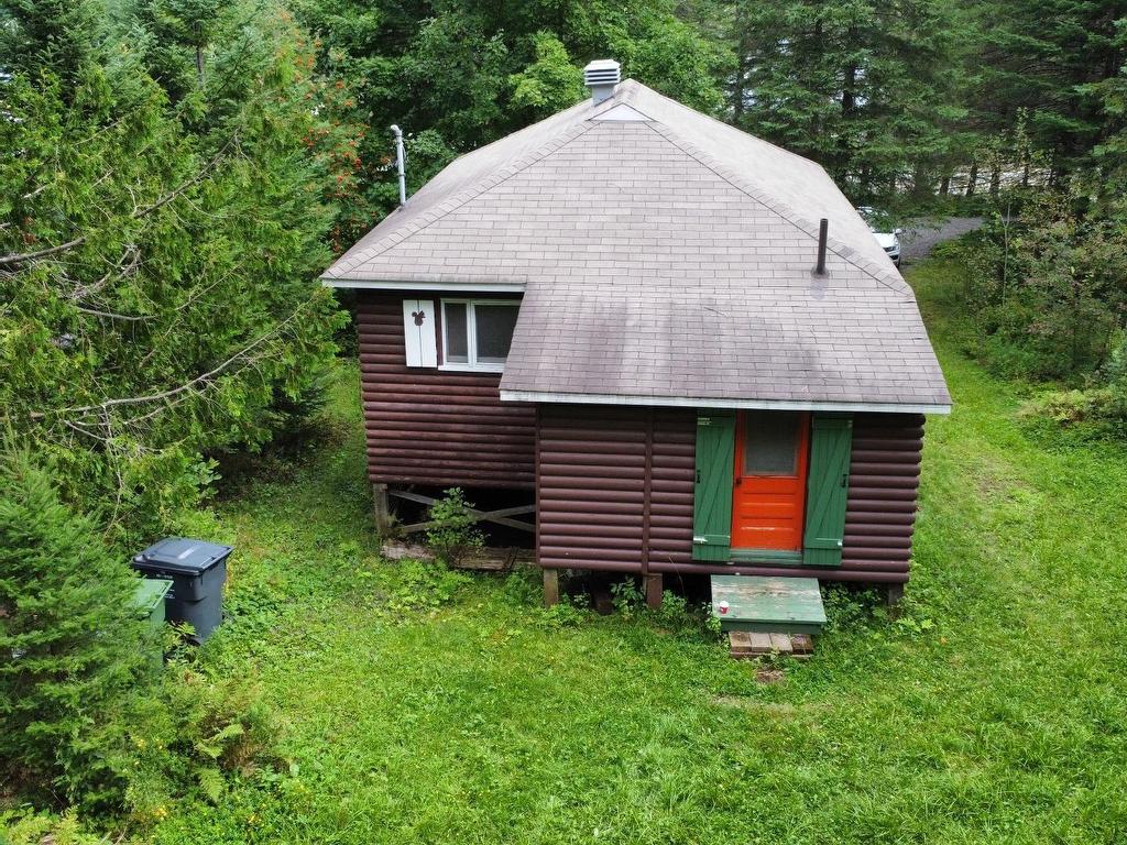 









2237


Ch. du Village

,
Saint-Adolphe-d'Howard,




QC
J0T2B0

