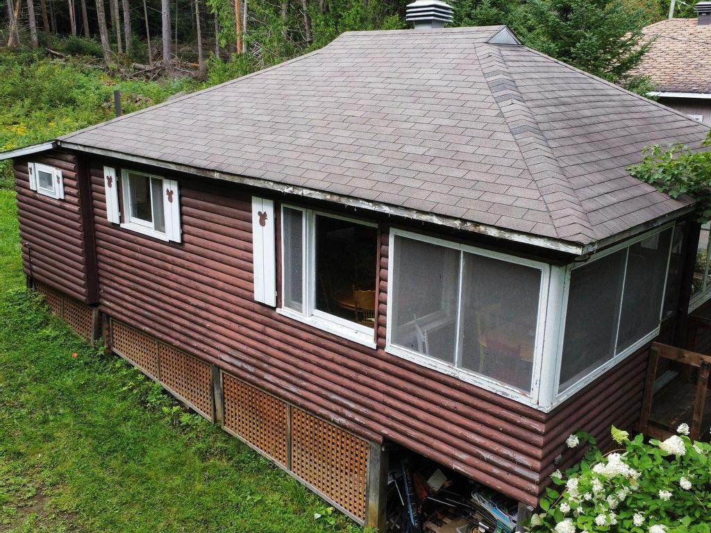 









2237


Ch. du Village

,
Saint-Adolphe-d'Howard,




QC
J0T2B0

