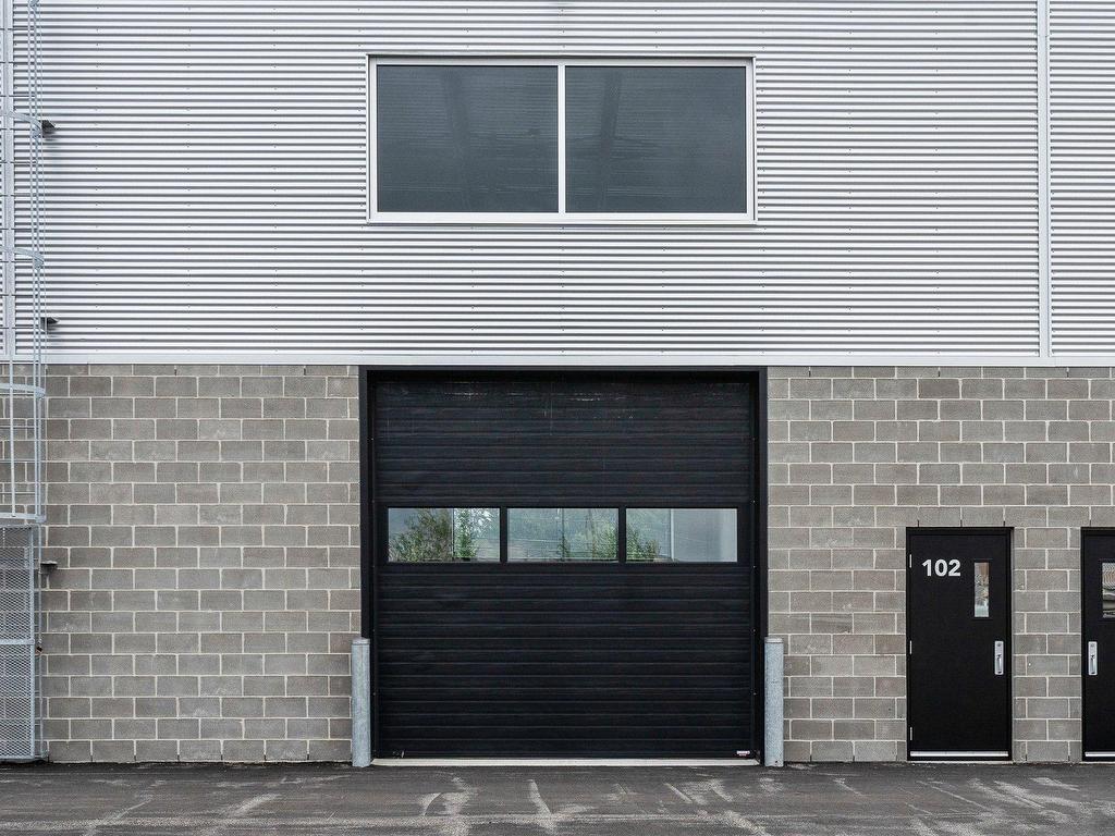 









70


Route 335

, 105,
Saint-Lin/Laurentides,




QC
J5M2G1

