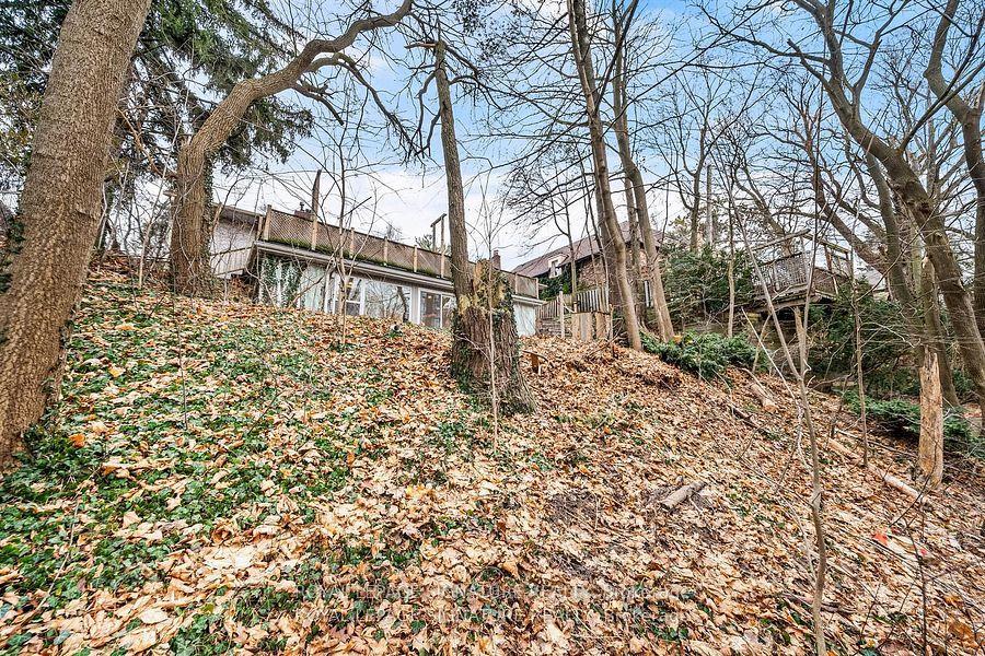 









21


Donwoods

Drive, Lower,
Toronto,




ON
M4N 2E9

