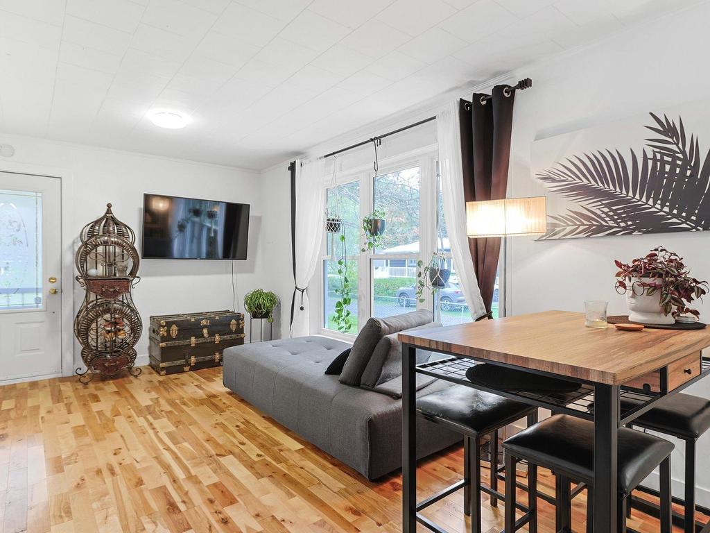 









428


8e Rue

,
Saint-Anicet,




QC
J0S1M0

