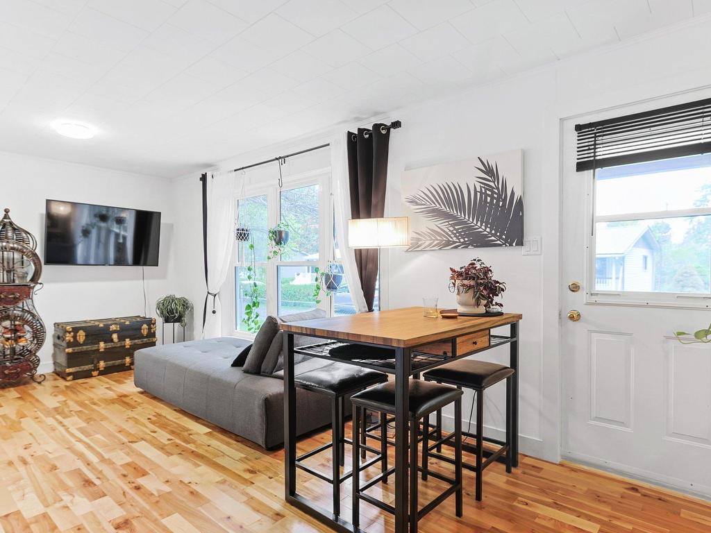 









428


8e Rue

,
Saint-Anicet,




QC
J0S1M0

