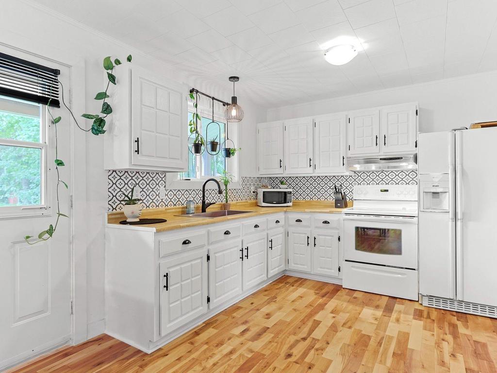 









428


8e Rue

,
Saint-Anicet,




QC
J0S1M0


