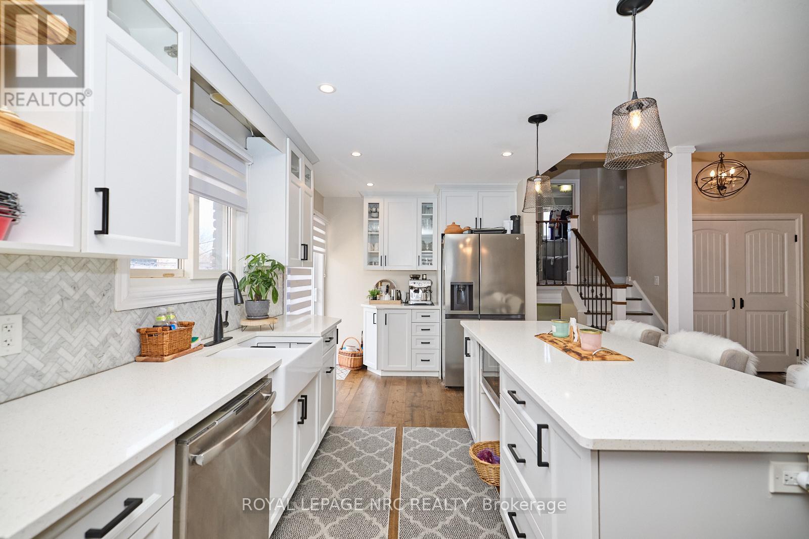 












6796 STOKES STREET

,
Niagara Falls (Dorchester),




Ontario
L2G2H1

