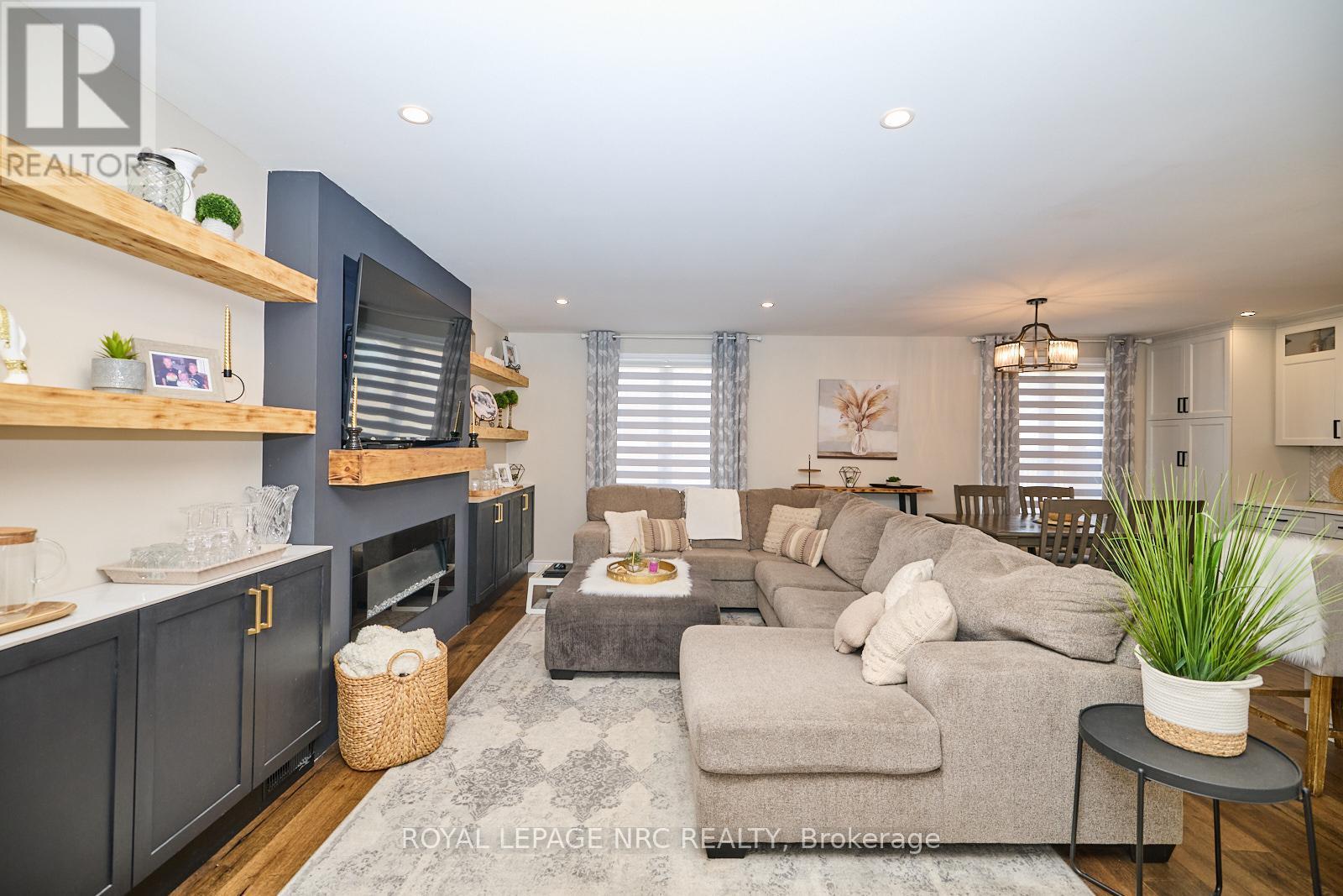 












6796 STOKES STREET

,
Niagara Falls (Dorchester),




Ontario
L2G2H1

