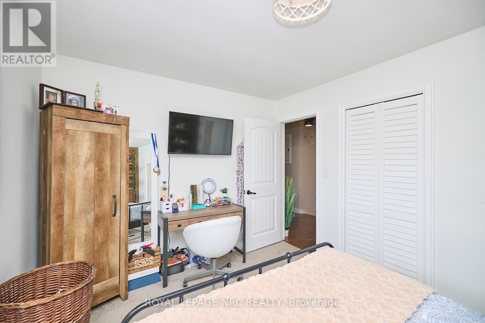 












6796 STOKES STREET

,
Niagara Falls (Dorchester),




Ontario
L2G2H1

