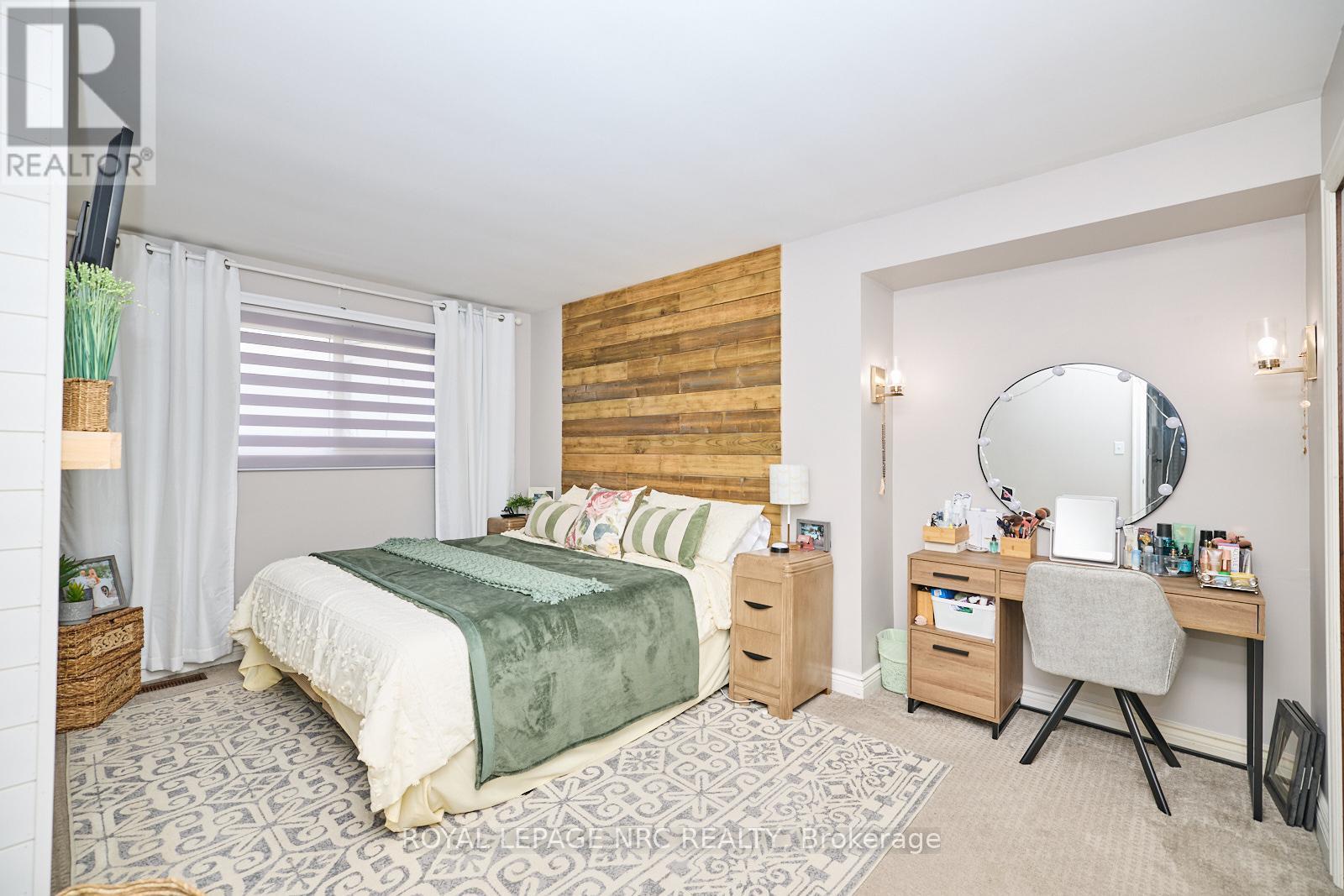 












6796 STOKES STREET

,
Niagara Falls (Dorchester),




Ontario
L2G2H1

