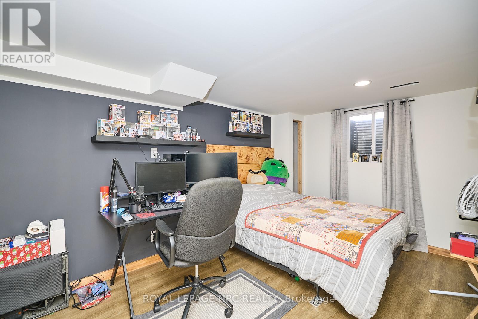 












6796 STOKES STREET

,
Niagara Falls (Dorchester),




Ontario
L2G2H1

