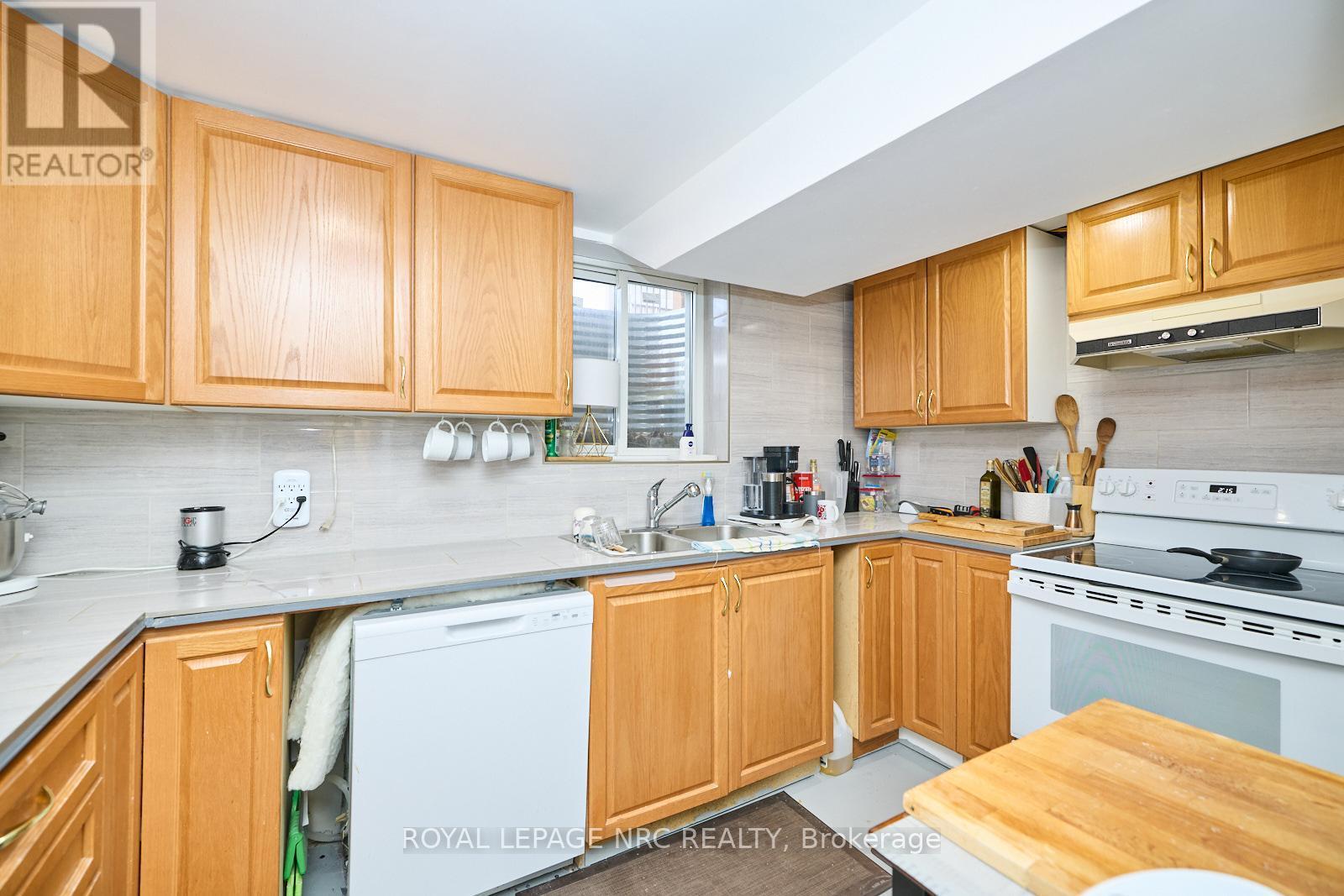 












6796 STOKES STREET

,
Niagara Falls (Dorchester),




Ontario
L2G2H1

