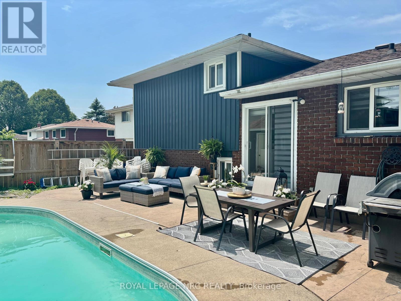 












6796 STOKES STREET

,
Niagara Falls (Dorchester),




Ontario
L2G2H1

