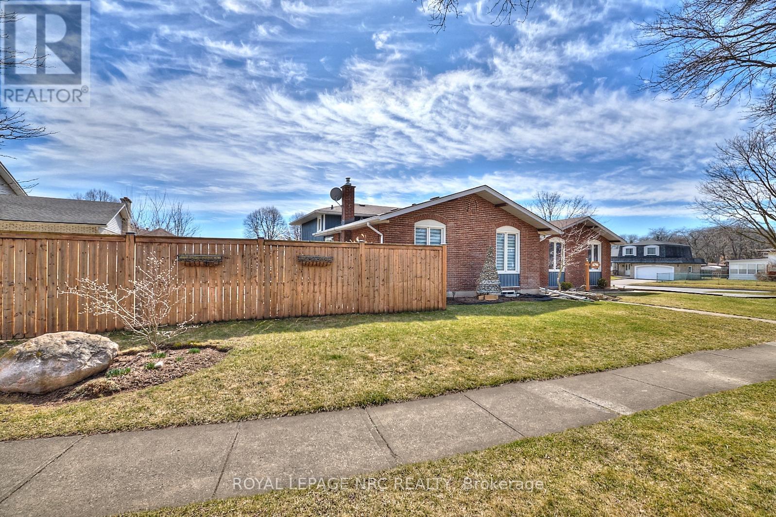 












6796 STOKES STREET

,
Niagara Falls (Dorchester),




Ontario
L2G2H1

