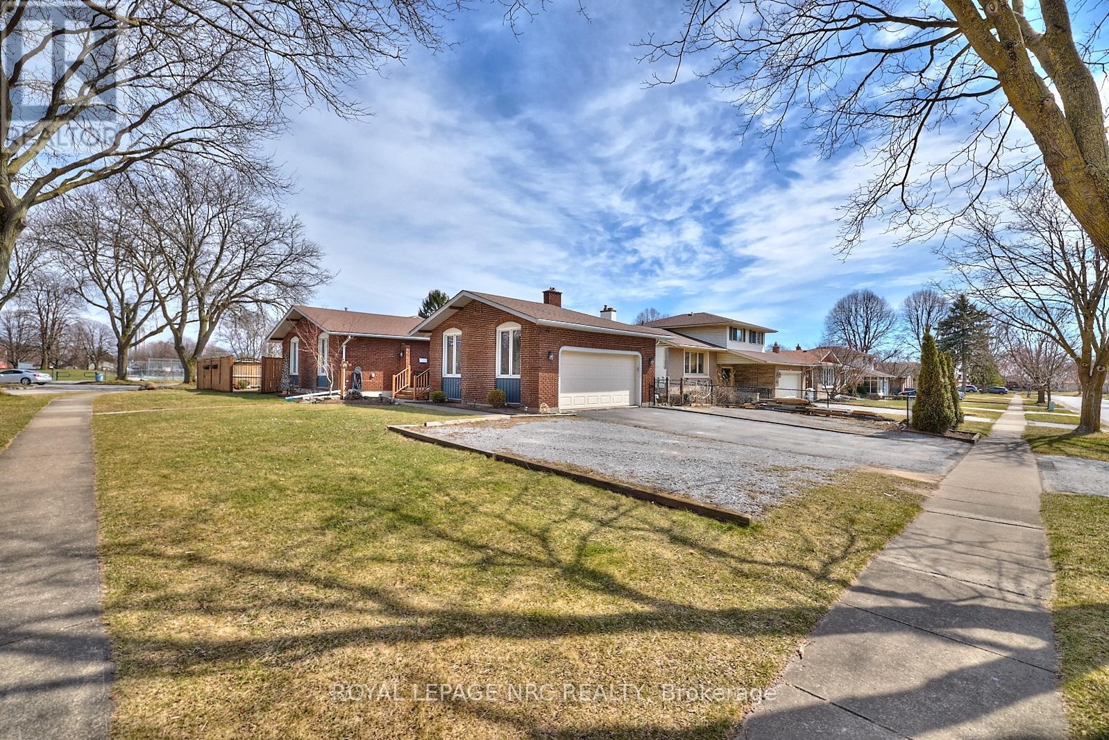 












6796 STOKES STREET

,
Niagara Falls (Dorchester),




Ontario
L2G2H1

