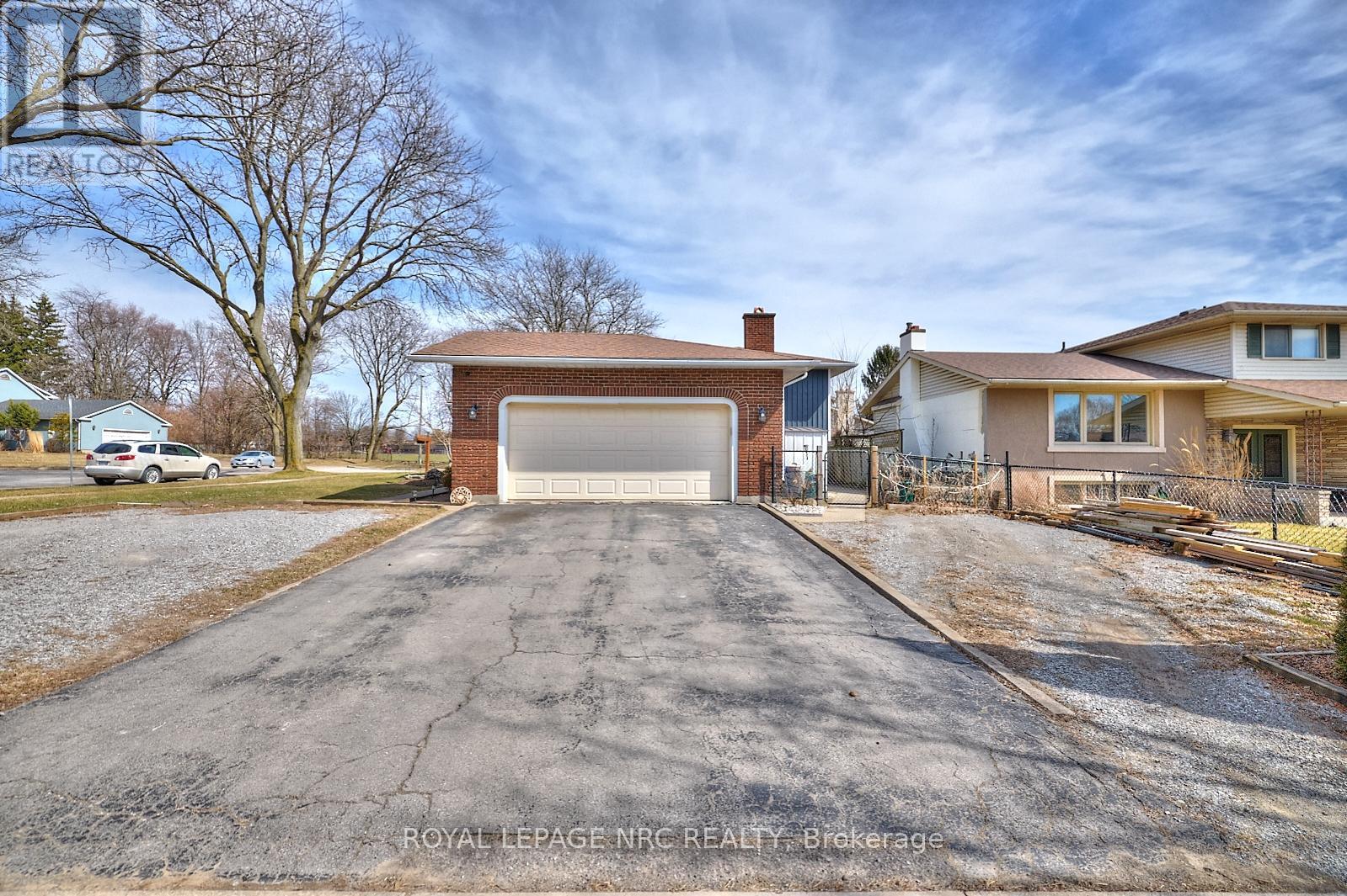 












6796 STOKES STREET

,
Niagara Falls (Dorchester),




Ontario
L2G2H1

