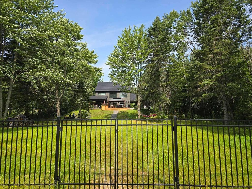 









1650


Ch. de la Vigilance

,
Shawinigan,




QC
G0X1L0

