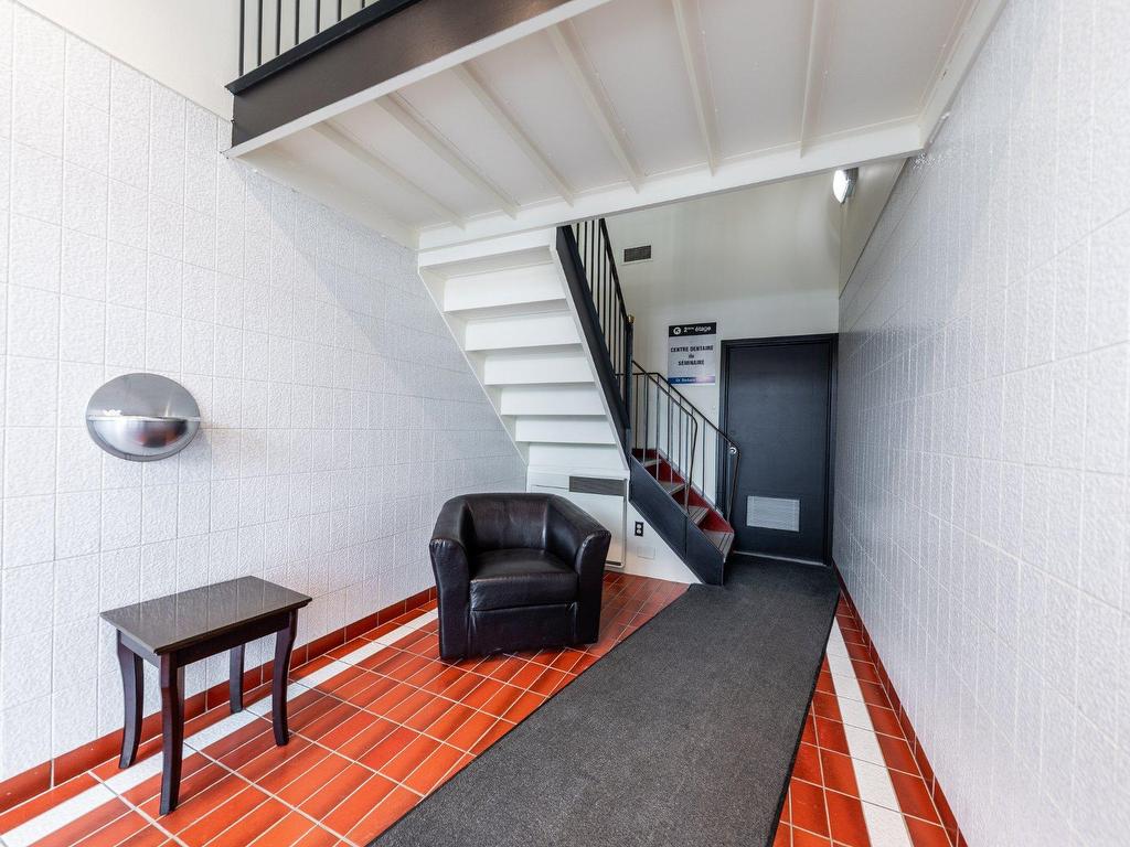 









580


Boul. du Séminaire N.

,
Saint-Jean-sur-Richelieu,




QC
J3B7E3

