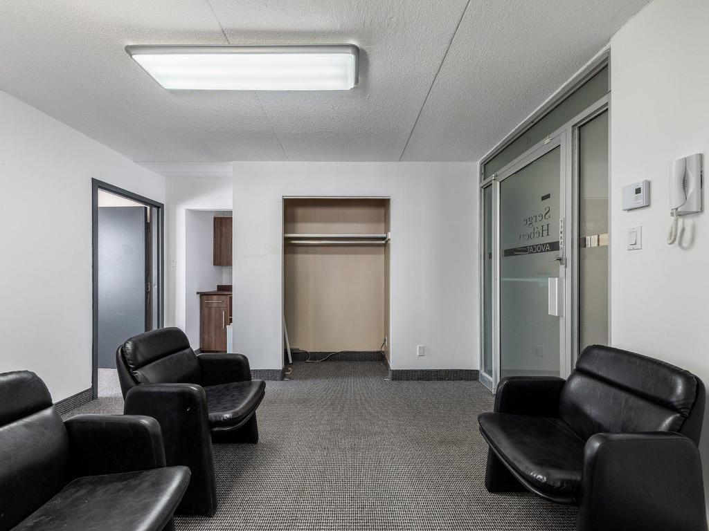 









580


Boul. du Séminaire N.

,
Saint-Jean-sur-Richelieu,




QC
J3B7E3

