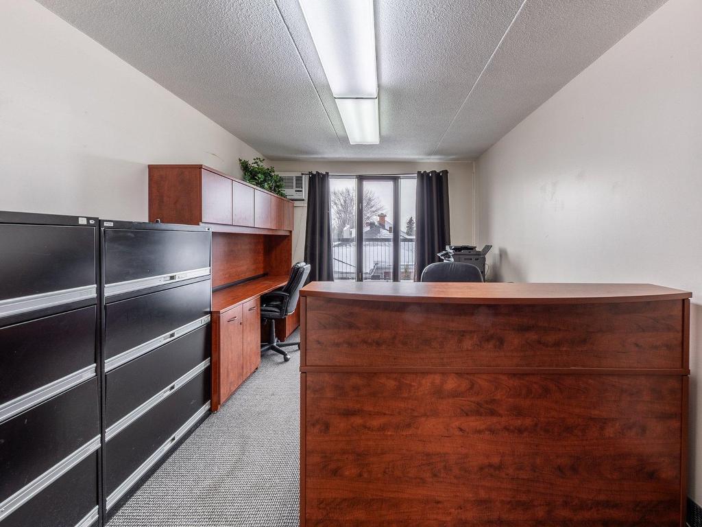









580


Boul. du Séminaire N.

,
Saint-Jean-sur-Richelieu,




QC
J3B7E3

