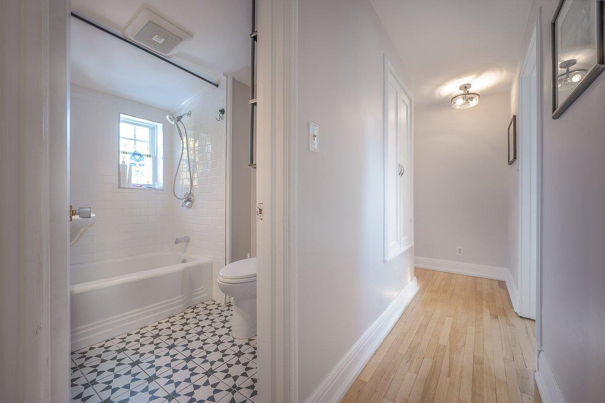 









96


Rue Selkirk

,
Hudson,




QC
J0P1H0

