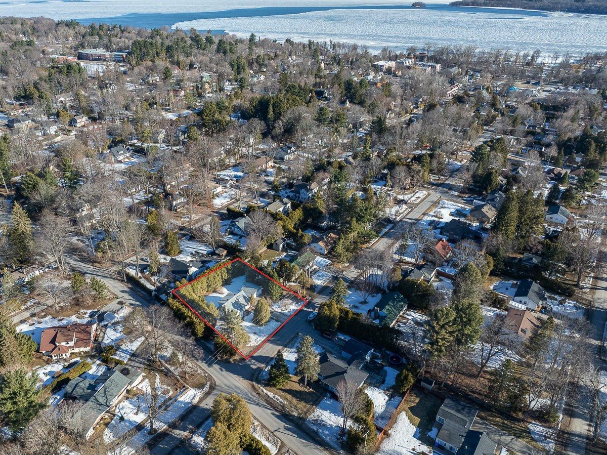 









96


Rue Selkirk

,
Hudson,




QC
J0P1H0

