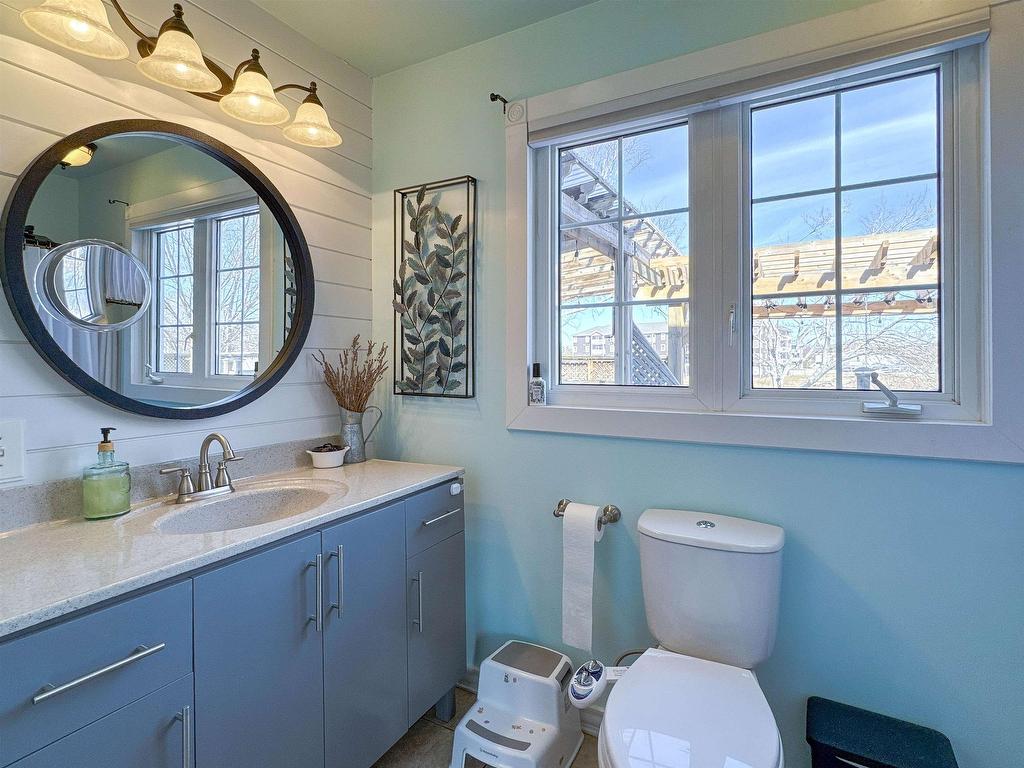 












23 Pond Street

,
Cornwall,




PE
C0A 1H0

