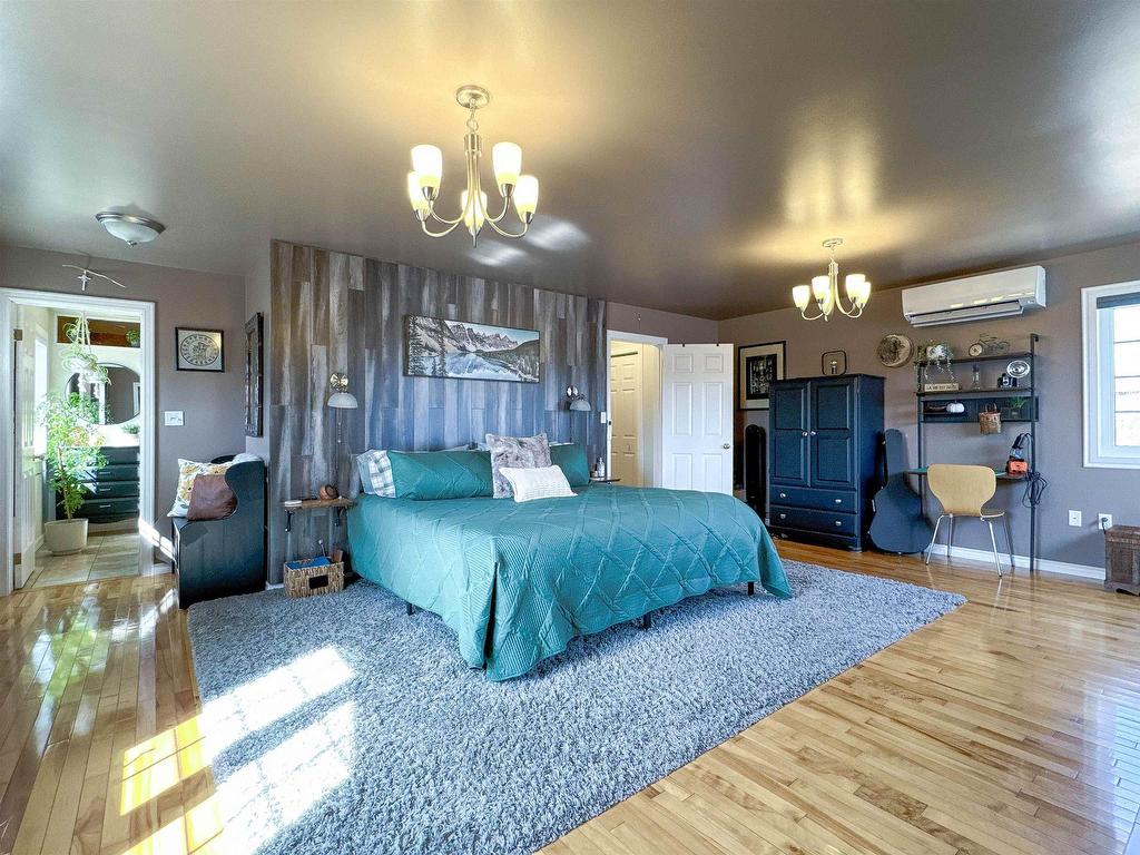 












23 Pond Street

,
Cornwall,




PE
C0A 1H0

